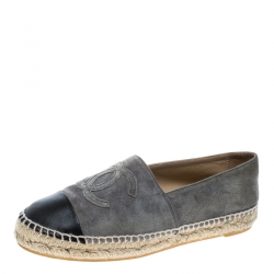 Pre Owned حذاء إسبادريلز شانيل غطاء مقدمة CC جلد أسود/ أبيض مقاس 36