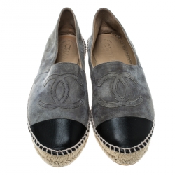 Pre Owned حذاء إسبادريلز شانيل غطاء مقدمة CC جلد أسود/ أبيض مقاس 36