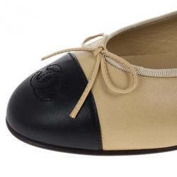 مملوكة مسبقًا Chanel Beige Leather CC Cap Toe Ballet Flats Size 40.5