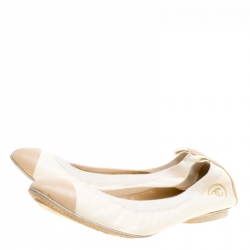 Pre Owned حذاء فلات باليه شانيل غطاء مقدمة مطاطي جلد لونين مقاس 40