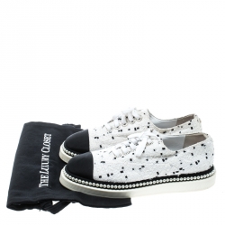 Chanel Monochrome Tweed and Canvas Cap Toe Faux Pearl Trim Oxfords Size 39