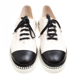 Chanel Monochrome Leather Faux Pearl Embellished CC Cap Toe Oxfords Size 39      