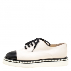 Chanel Monochrome Leather Faux Pearl Embellished CC Cap Toe Oxfords Size 39      
