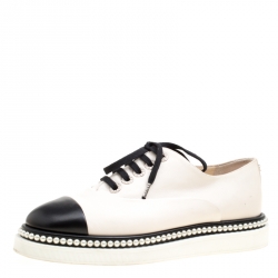 Chanel Monochrome Leather Faux Pearl Embellished CC Cap Toe Oxfords Size 39      