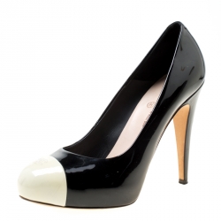 مملوكة مسبقًا Chanel Monochrome Patent Leather Cap Toe Platform Pumps Size 40