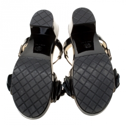 مملوكة مسبقًا Chanel Black Patent Leather Camellia Ankle Strap Sandals Size 39