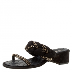 مملوكة مسبقًا Chanel Black Suede Chain Embellished Flat Slide Sandals Size 40.5