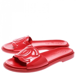 Pre Owned Chanel Red Patent Leather CC Slide Sandals Size 39.5