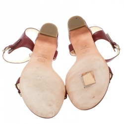 Pre Owned صندل شانيل سيور كاحل تفاصيل سلسلة ريإيشو جلد عنابي مقاس 36