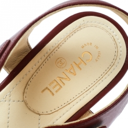 Pre Owned صندل شانيل سيور كاحل تفاصيل سلسلة ريإيشو جلد عنابي مقاس 36