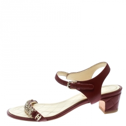 Pre Owned صندل شانيل سيور كاحل تفاصيل سلسلة ريإيشو جلد عنابي مقاس 36