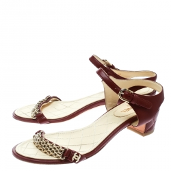 Pre Owned صندل شانيل سيور كاحل تفاصيل سلسلة ريإيشو جلد عنابي مقاس 36