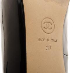 مملوكة مسبقًا Chanel Black & White Patent CC Cap Toe Pumps Size 37