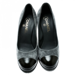 مملوكة مسبقًا حذاء كعب عالي شانيل نعل سميك غطاء مقدمة جلد وسويدي أسود/ رمادي مقاس 39.5