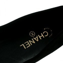 مملوكة مسبقًا حذاء فلات باليه شانيل غطاء مقدمة ساتان مع جلد سويدي أسود مقاس 38.5