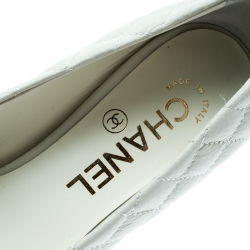 Pre Owned حذاء كعب عالي شانيل CC غطاء مقدمة جلد مبطن أبيض مقاس 35