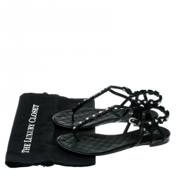 Pre Owned Chanel Black Leather Camellia T-Strap Flat Thong Sandals Size 38