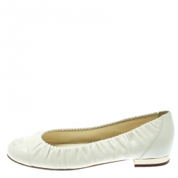 Pre Owned Chanel White Leather Ruched Trim CC Cap Toe Ballet Flats Size 38.5