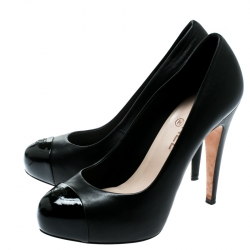 مملوكة مسبقًا حذاء كعب عالي شانيل نعل سميك غطاء مقدمة CC جلد أسود مقاس 38.5