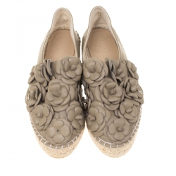 مملوكة مسبقًا حذاء إسبادريلز شانيل كامليا CC سويدي أسود مقاس 41