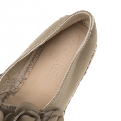 مملوكة مسبقًا حذاء إسبادريلز شانيل كامليا CC سويدي أسود مقاس 41