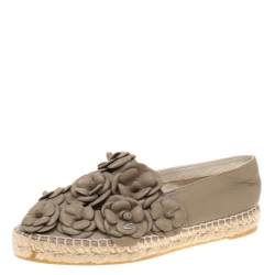 مملوكة مسبقًا حذاء إسبادريلز شانيل كامليا CC سويدي أسود مقاس 41