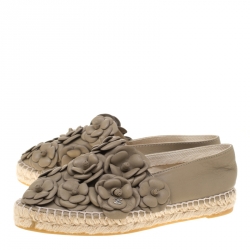 مملوكة مسبقًا حذاء إسبادريلز شانيل كامليا CC سويدي أسود مقاس 41