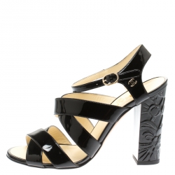Pre Owned Chanel Black Patent Leather CC Floral Heel Strappy Sandals Size 38.5
