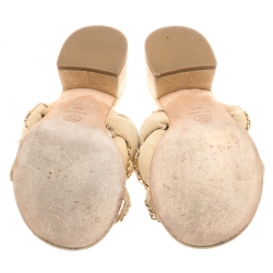 Pre Owned صندل سلايد فلات شانيل سويدي أسود بسلسلة مزخرف مقاس 38.5