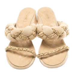 Pre Owned صندل سلايد فلات شانيل سويدي أسود بسلسلة مزخرف مقاس 38.5