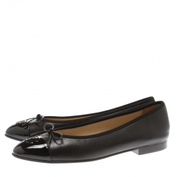 Pre Owned Chanel Black Leather And Patent Leather CC Cap Toe Ballet Flats Size 41