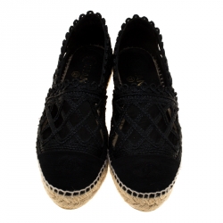 Pre Owned حذاء إسبادريل شانيل CC دانتيل وجلد أسود لامع مقاس 37