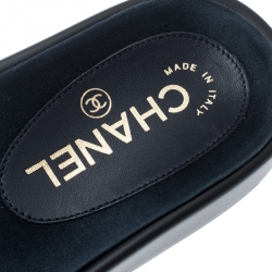 مملوكة مسبقًا Chanel Blue Fabric Tropiconic Chain Detail Slides Size 36