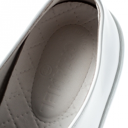 Pre Owned حذاء رياضي شانيل سليب أون جلد مونوكروم مقاس 42