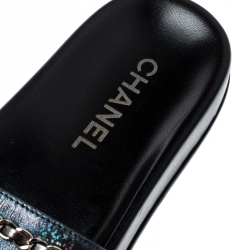 مملوكة مسبقًا صندل سلايد شانيل تروبيكونيك تويد أزرق داكن مزين بسلسلة مقاس 37