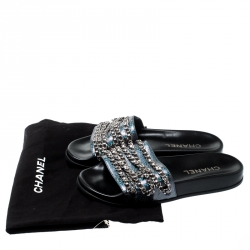 مملوكة مسبقًا صندل سلايد شانيل تروبيكونيك تويد أزرق داكن مزين بسلسلة مقاس 37