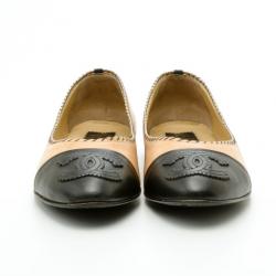 Pre Owned Chanel Peach and Black Cap Toe CC Ballet Flats Size 40.5