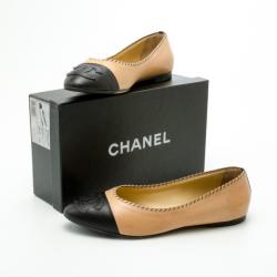 Pre Owned Chanel Peach and Black Cap Toe CC Ballet Flats Size 40.5