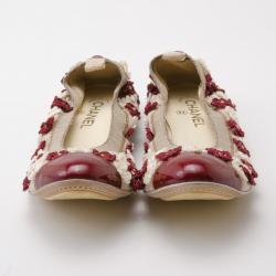 مملوكة مسبقًا Chanel Flower Embellished Cap Toe Ballet Flats Size 39.5