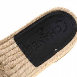 مملوكة مسبقًا Chanel Black Leather Embellished CC Flat Espadrille Slides Size 38.5