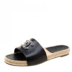 مملوكة مسبقًا Chanel Black Leather Embellished CC Flat Espadrille Slides Size 38.5