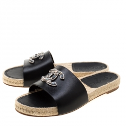 مملوكة مسبقًا Chanel Black Leather Embellished CC Flat Espadrille Slides Size 38.5