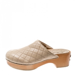 Pre Owned حذاء سلايد شانيل CC جلد بيج مبطن خشبي نعل سميك مقاس 38