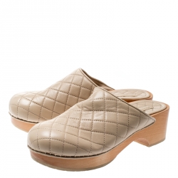 Pre Owned حذاء سلايد شانيل CC جلد بيج مبطن خشبي نعل سميك مقاس 38