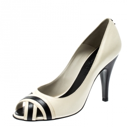 مملوكة مسبقًا Chanel Black/Cream Leather Peep Toe Pumps Size 37