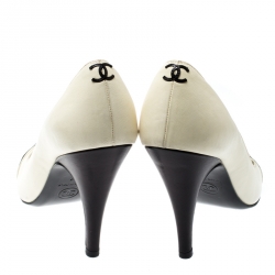 مملوكة مسبقًا Chanel Black/Cream Leather Peep Toe Pumps Size 37