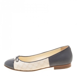 مملوكة مسبقًا حذاء فلات باليه شانيل غطاء مقدمة فيونكة جلد رمادي وكانفاس بيج رمادي مقاس 38