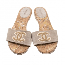 مملوكة مسبقًا حذاء فلات شانيل سويدي بيج CC كعب فينيل مقاس 37.5