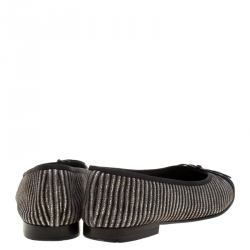 Pre Owned Chanel Metallic Grey/Black Leather CC Cap Toe Bow Ballet Flats Size 39.5