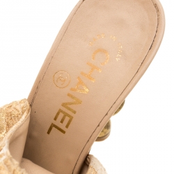 Pre Owned  حذاء بوت كاحل شانيل  قصة قماش بروكيد ذهبي ميتالك مقاس 39